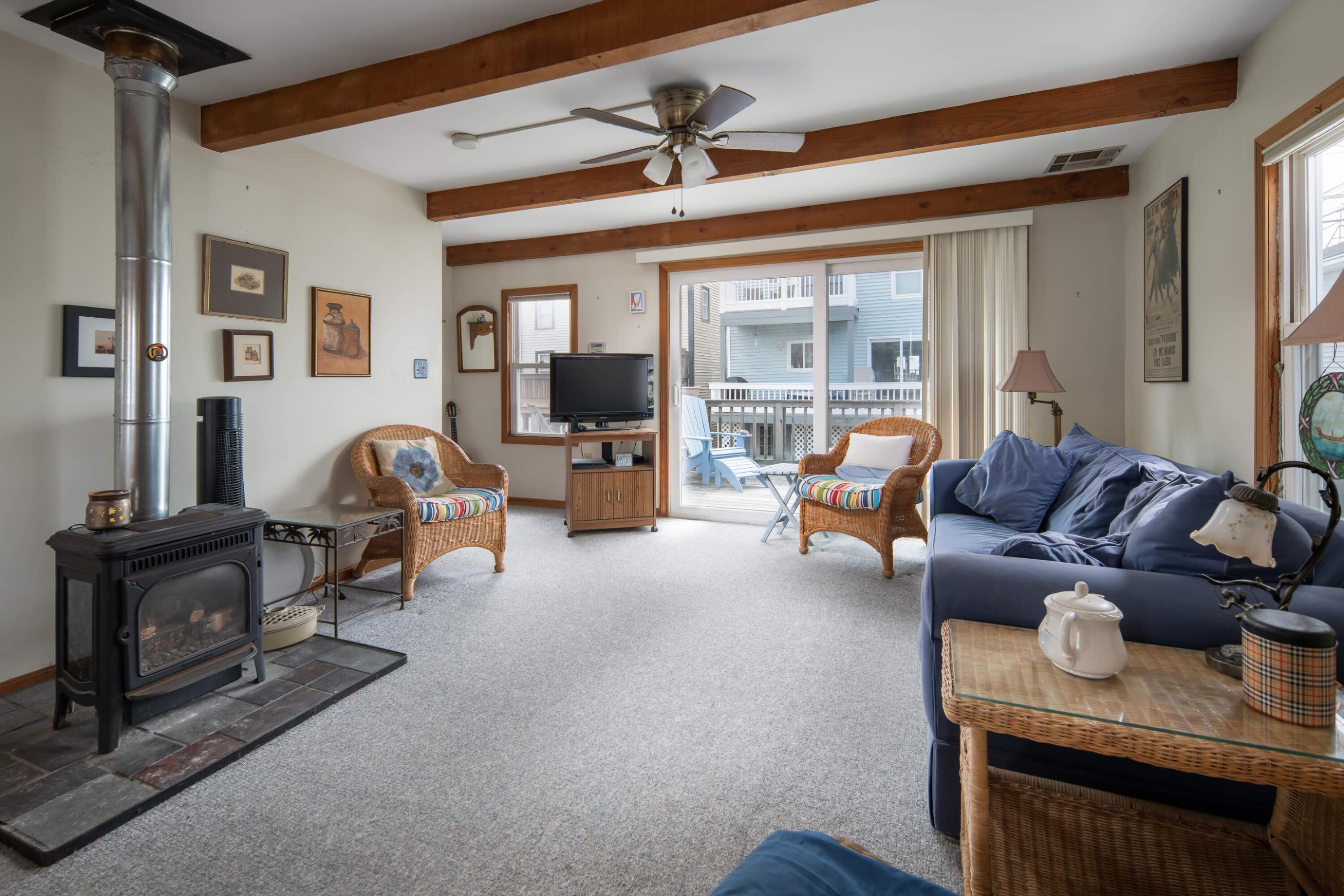 87 Long Beach Avenue, Unit 2 York, ME 03909 - Photo 14 of 26 Living Room