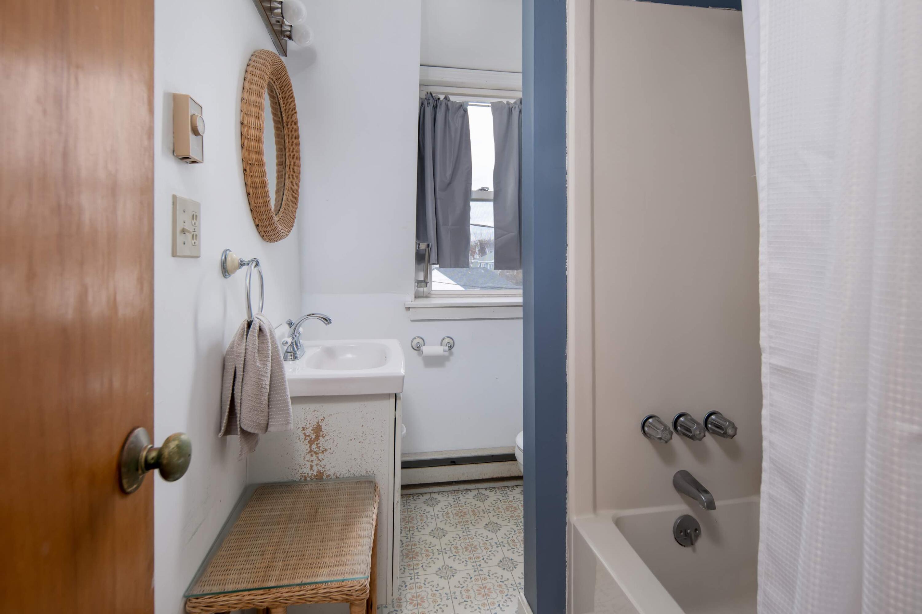 87 Long Beach Avenue, Unit 2 York, ME 03909 - Photo 19 of 26 Bathroom on 2nd Floor
