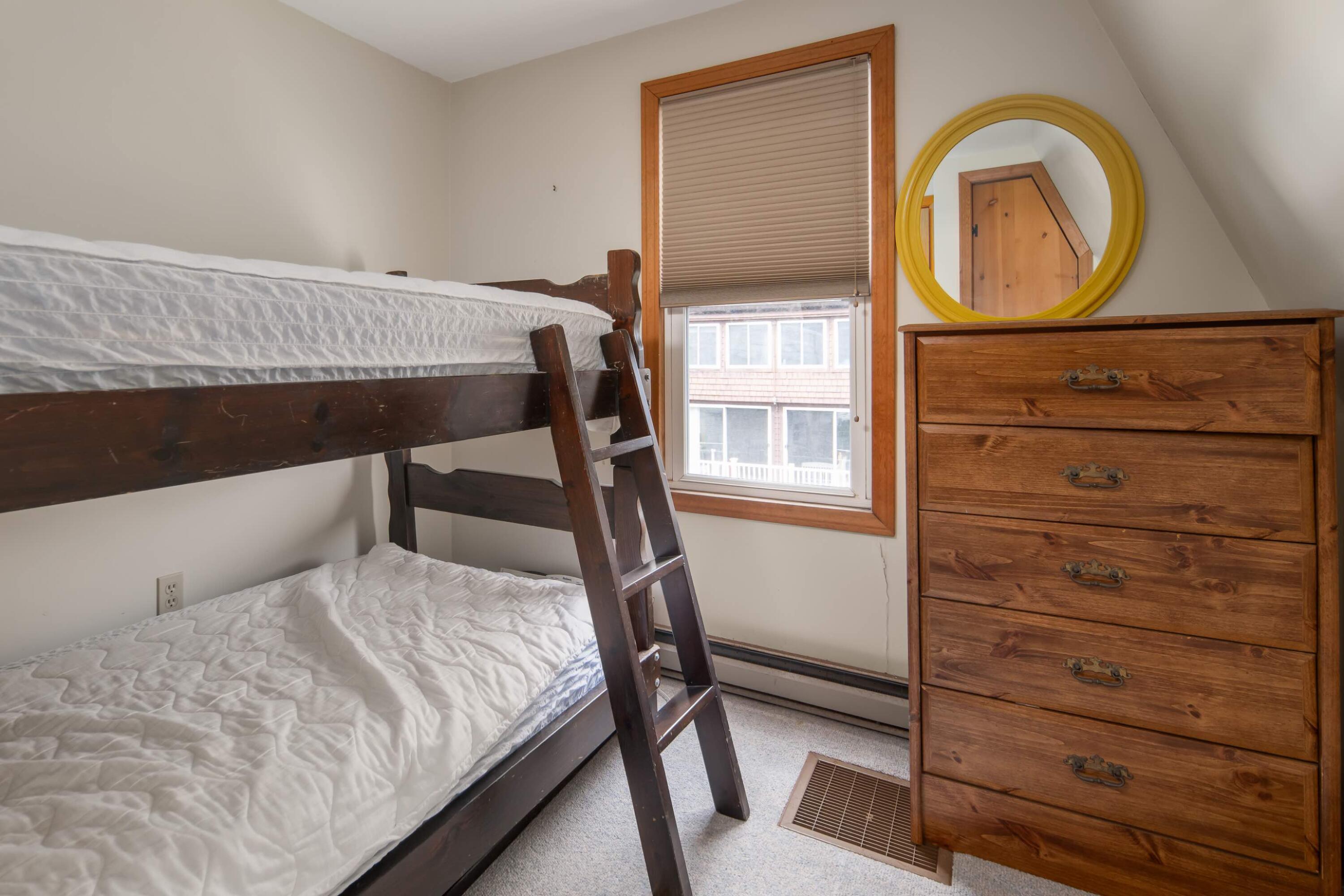 87 Long Beach Avenue, Unit 2 York, ME 03909 - Photo 20 of 26 Bedroom 2