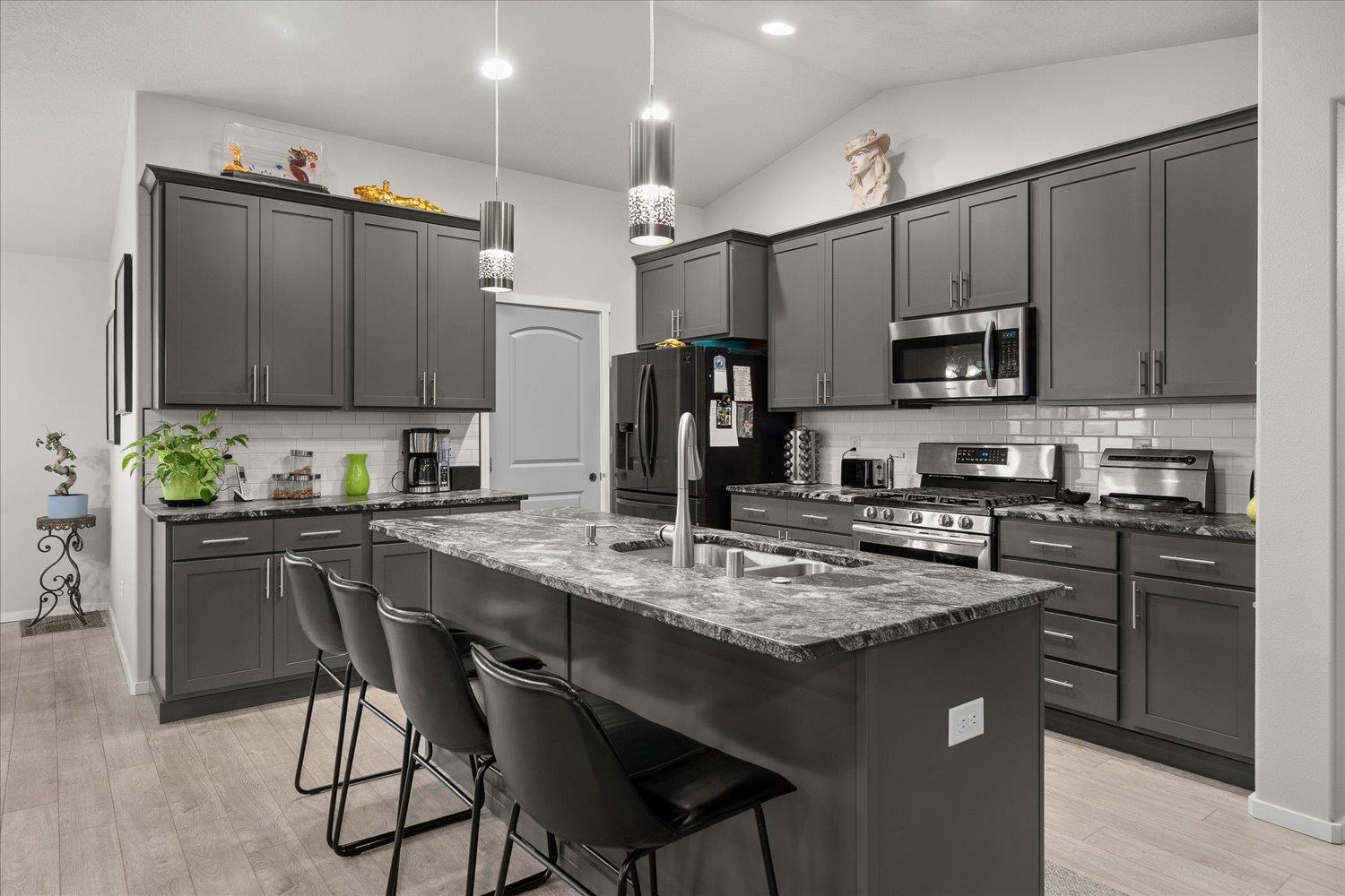 1710 North Arties Road Spokane Valley, WA 99016 - Photo 4 of 35 Gallery Image 4