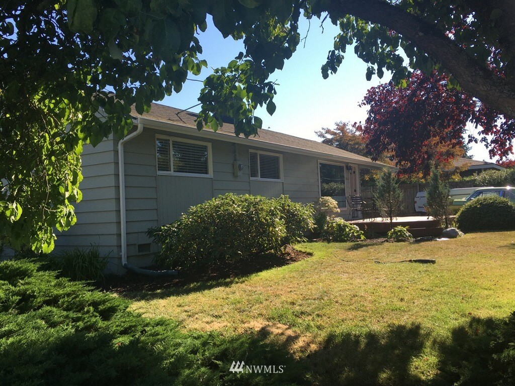 8006 215th Street Southwest Edmonds, WA 98026 - Photo 2 of 21 Gallery Image 2