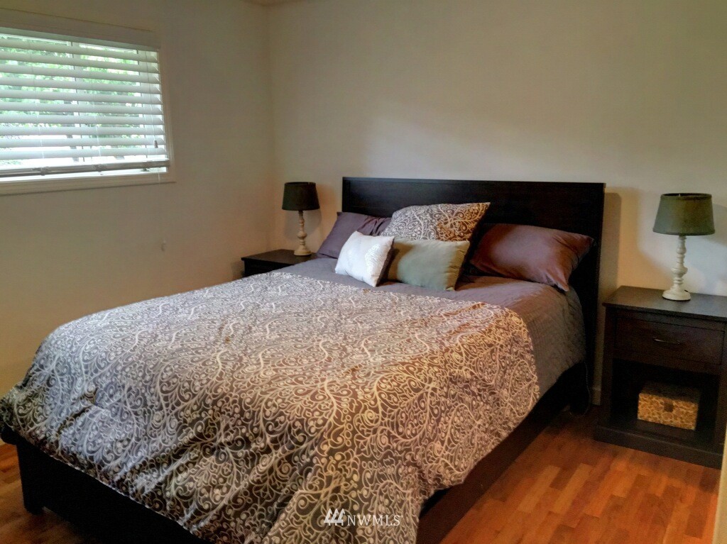 8006 215th Street Southwest Edmonds, WA 98026 - Photo 14 of 21 Gallery Image 14