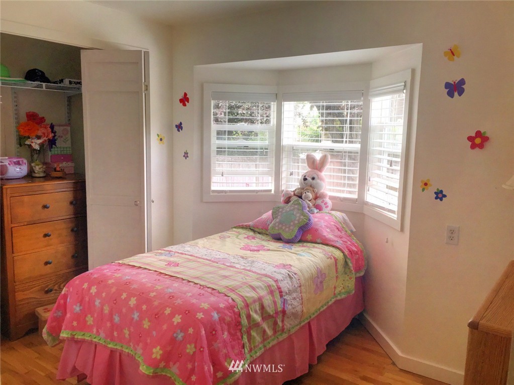 8006 215th Street Southwest Edmonds, WA 98026 - Photo 16 of 21 Gallery Image 16