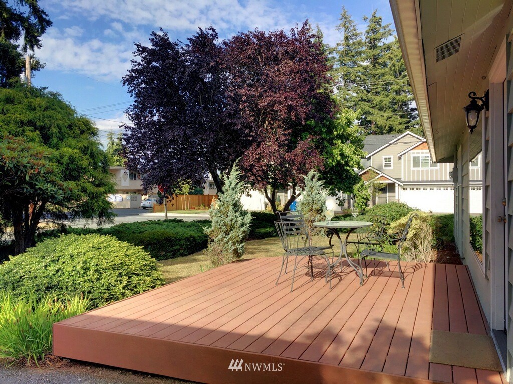 8006 215th Street Southwest Edmonds, WA 98026 - Photo 7 of 21 Gallery Image 7