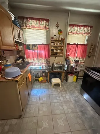 $699,900 | 39 Woodland Street, Worcester, MA 01610