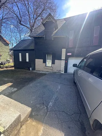 $699,900 | 39 Woodland Street, Worcester, MA 01610