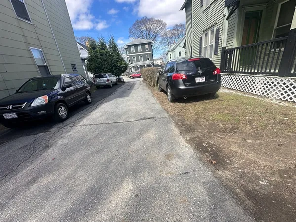 $699,900 | 39 Woodland Street, Worcester, MA 01610