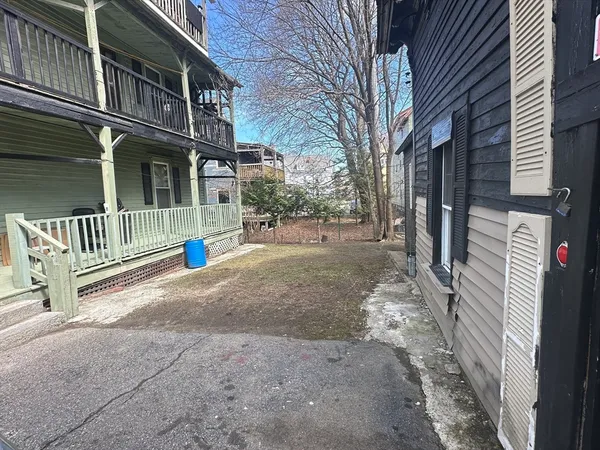 $699,900 | 39 Woodland Street, Worcester, MA 01610