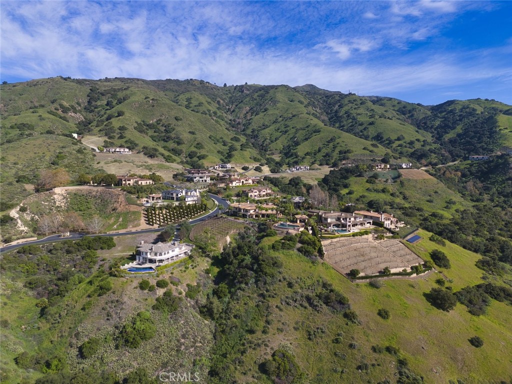 685 Gordon Highlands Road Glendora, CA 91741 - Photo 11 of 35 a view of a city with mountains in the background