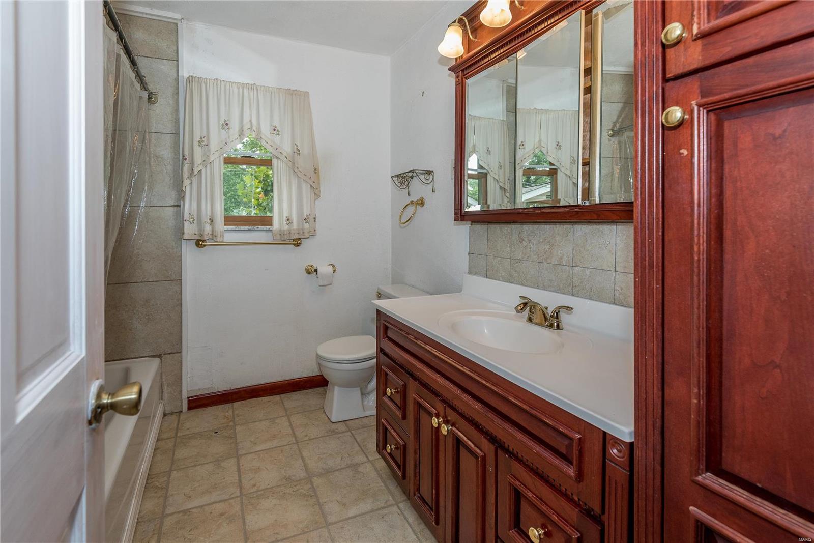 405 Troy Road Collinsville, IL 62234 - Photo 13 of 24 Gallery Image 13