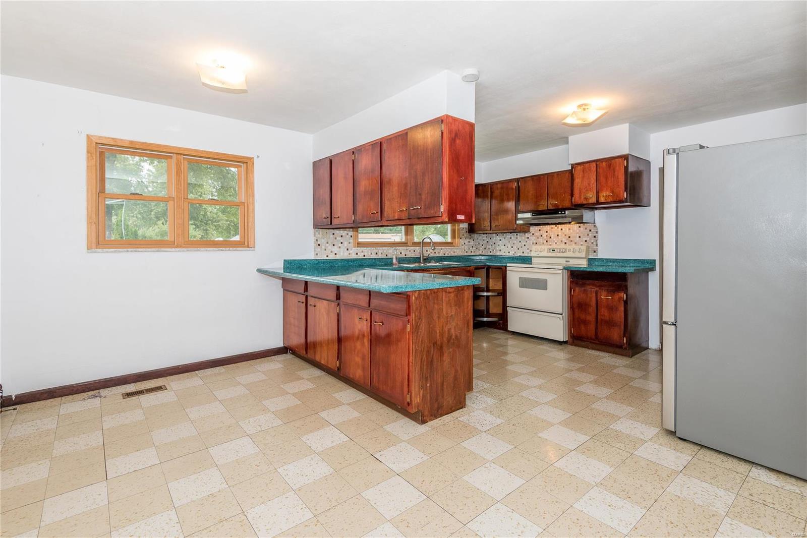 405 Troy Road Collinsville, IL 62234 - Photo 14 of 24 Gallery Image 14