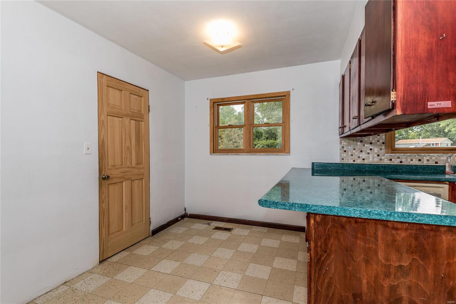 405 Troy Road Collinsville, IL 62234 - Photo 18 of 24 Gallery Image 18