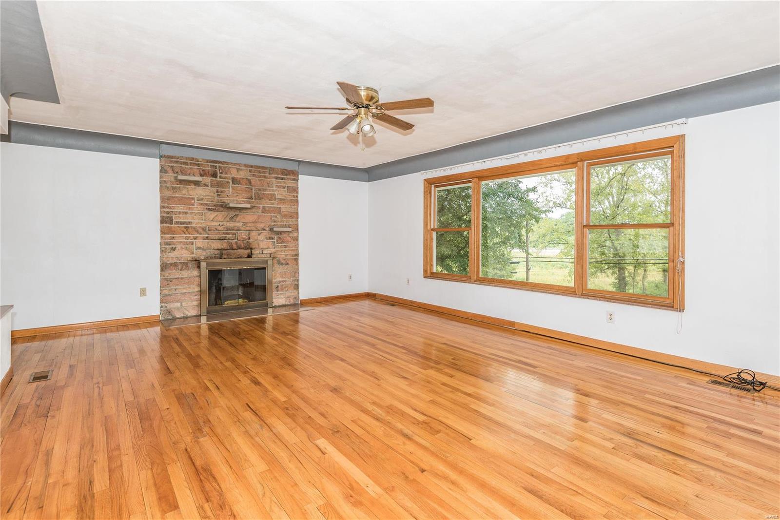 405 Troy Road Collinsville, IL 62234 - Photo 3 of 24 Gallery Image 3