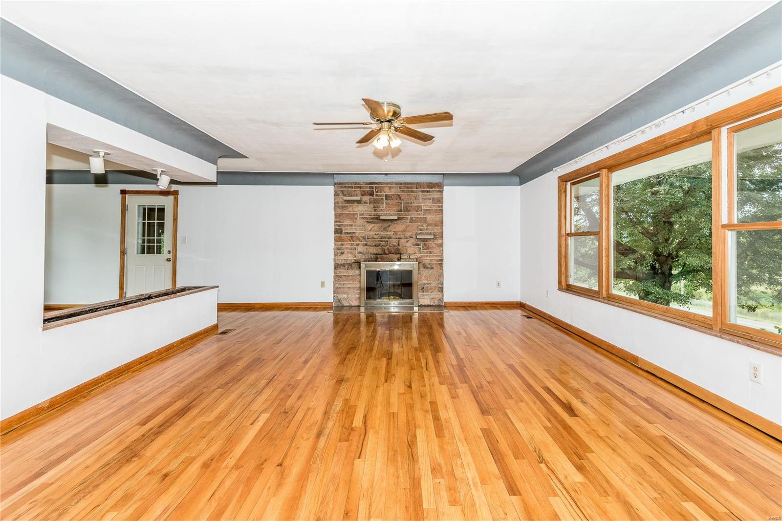 405 Troy Road Collinsville, IL 62234 - Photo 5 of 24 Gallery Image 5
