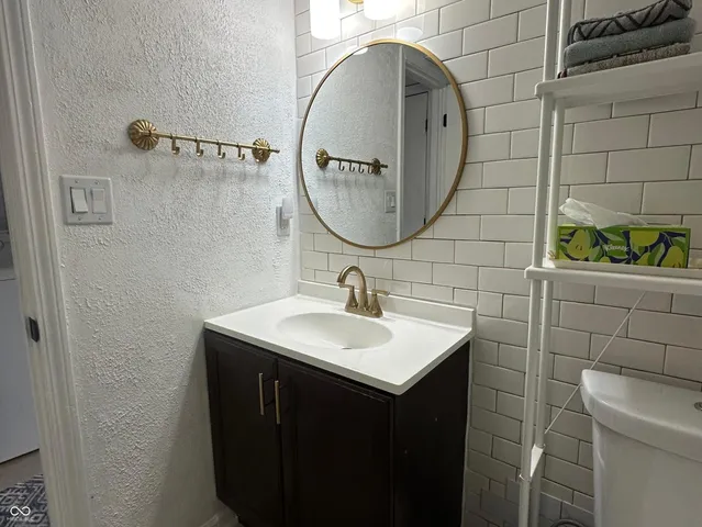 $325,000 | 7731 Hollow Ridge Circle, Indianapolis, IN 46256