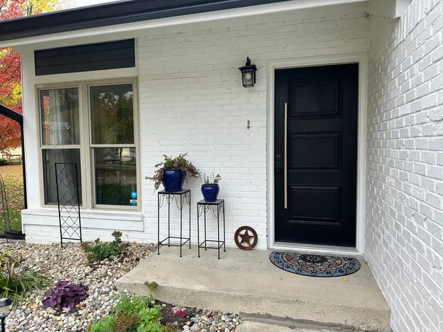 $325,000 | 7731 Hollow Ridge Circle, Indianapolis, IN 46256