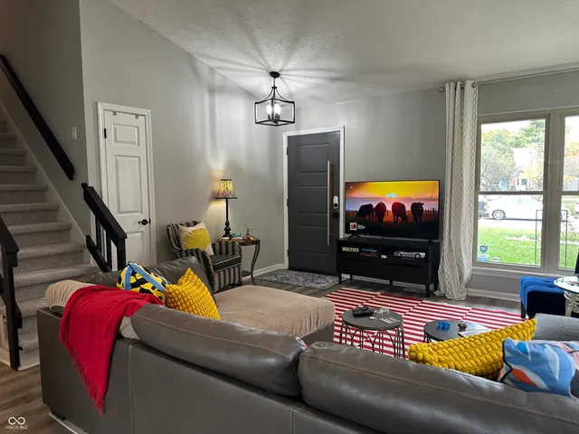 $325,000 | 7731 Hollow Ridge Circle, Indianapolis, IN 46256