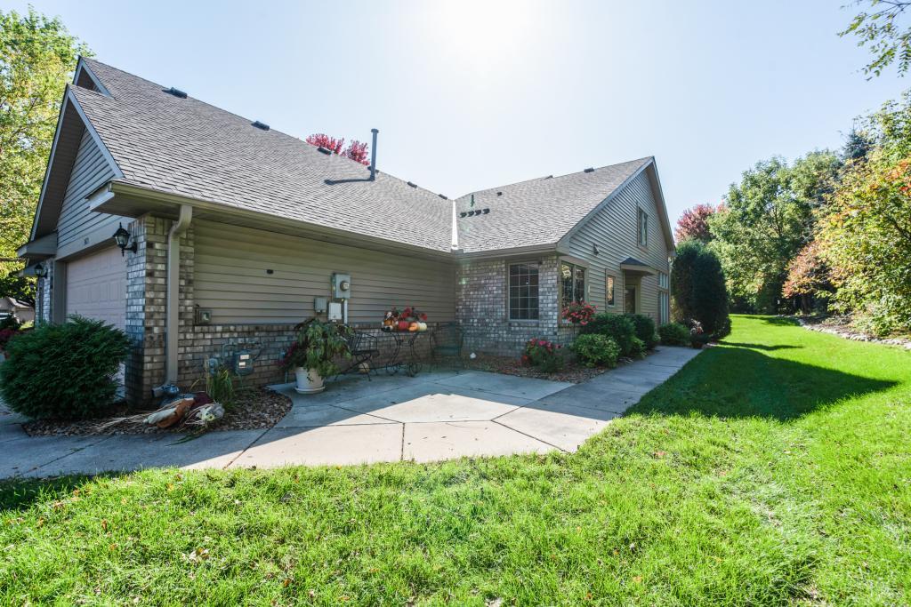 3671 Pond View Point Eagan, MN 55122 - Photo 2 of 26 Gallery Image 2