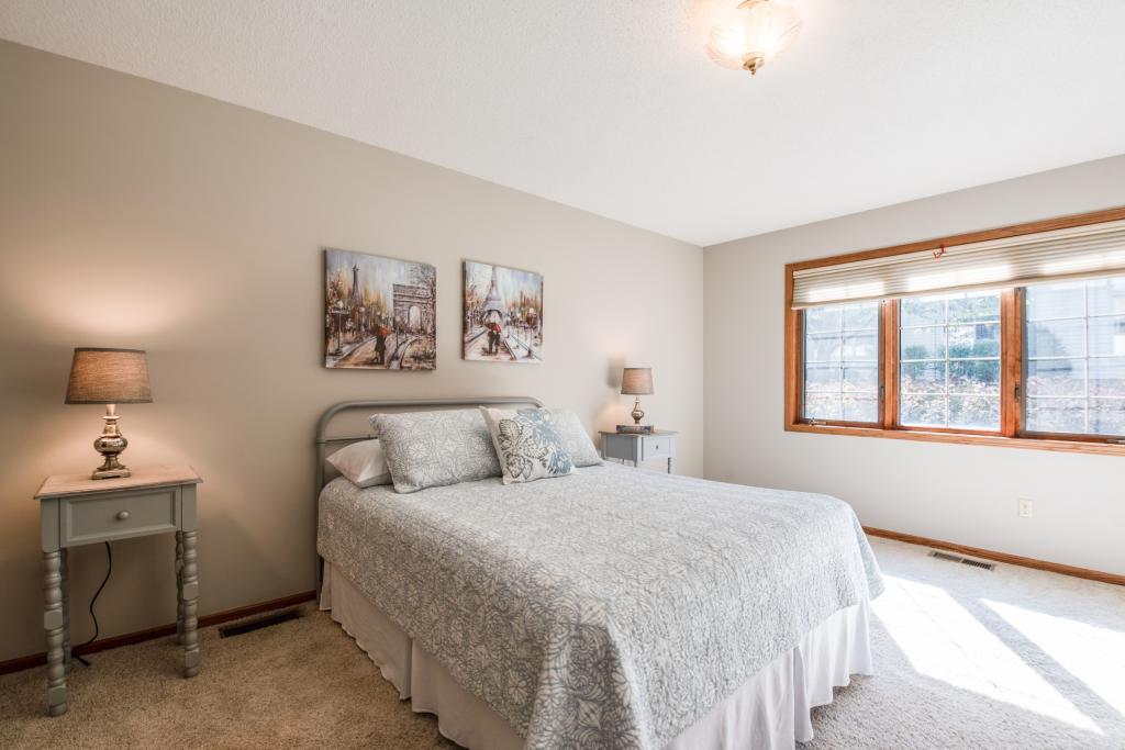 3671 Pond View Point Eagan, MN 55122 - Photo 18 of 26 Gallery Image 18