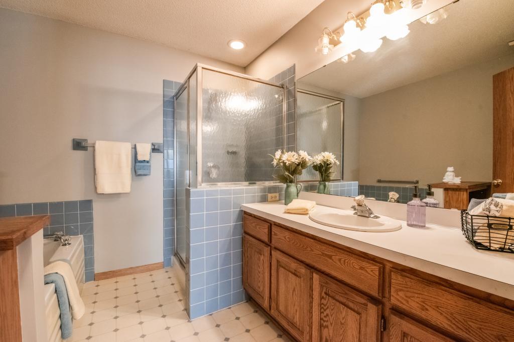 3671 Pond View Point Eagan, MN 55122 - Photo 19 of 26 Gallery Image 19