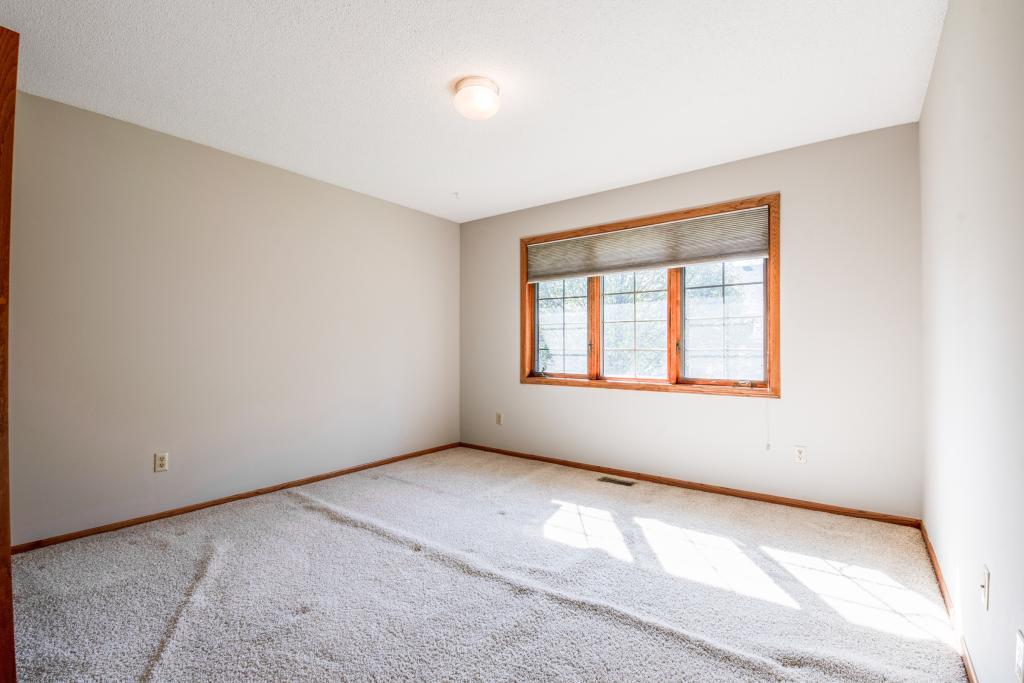 3671 Pond View Point Eagan, MN 55122 - Photo 22 of 26 Gallery Image 22