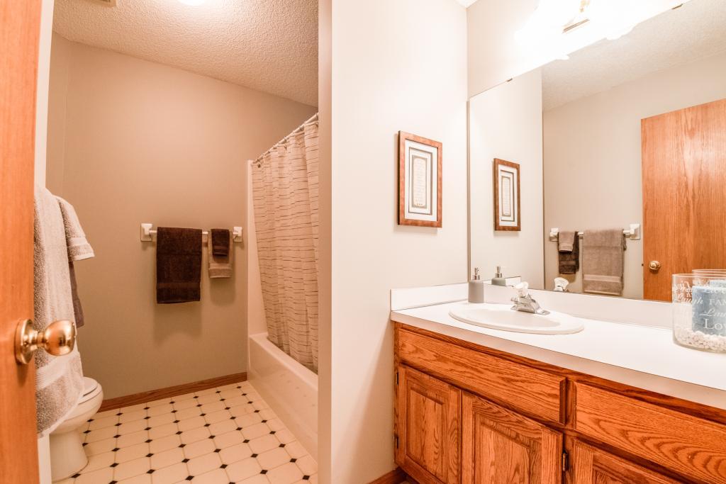 3671 Pond View Point Eagan, MN 55122 - Photo 23 of 26 Gallery Image 23