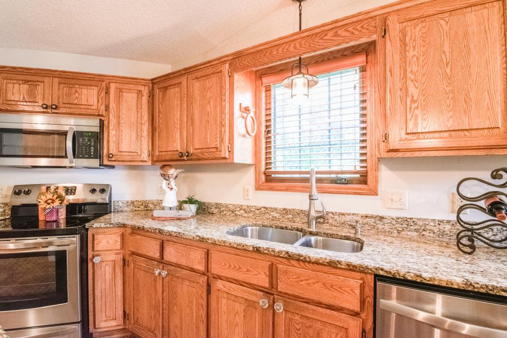 3671 Pond View Point Eagan, MN 55122 - Photo 8 of 26 Gallery Image 8