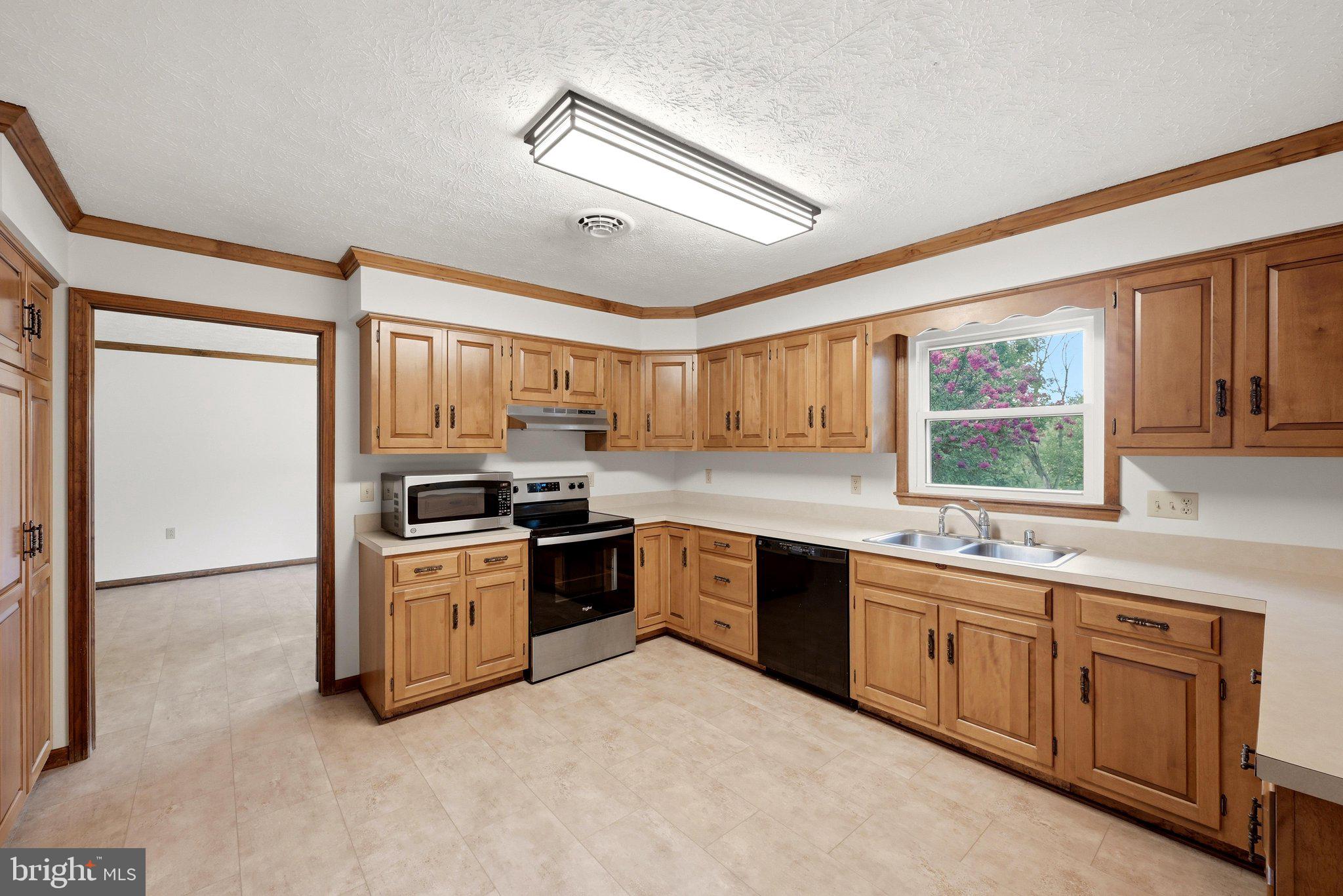 146 Stonebrook Road Winchester, VA 22602 - Photo 19 of 90 Kitchen