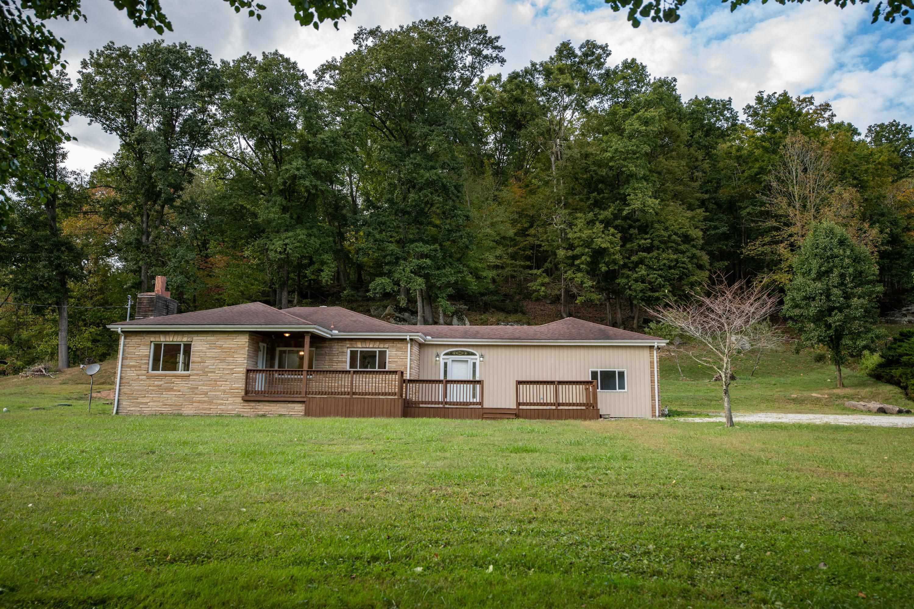 3438 16th St Road Huntington, WV 25705 - Photo 1 of 15 Gallery Image 1