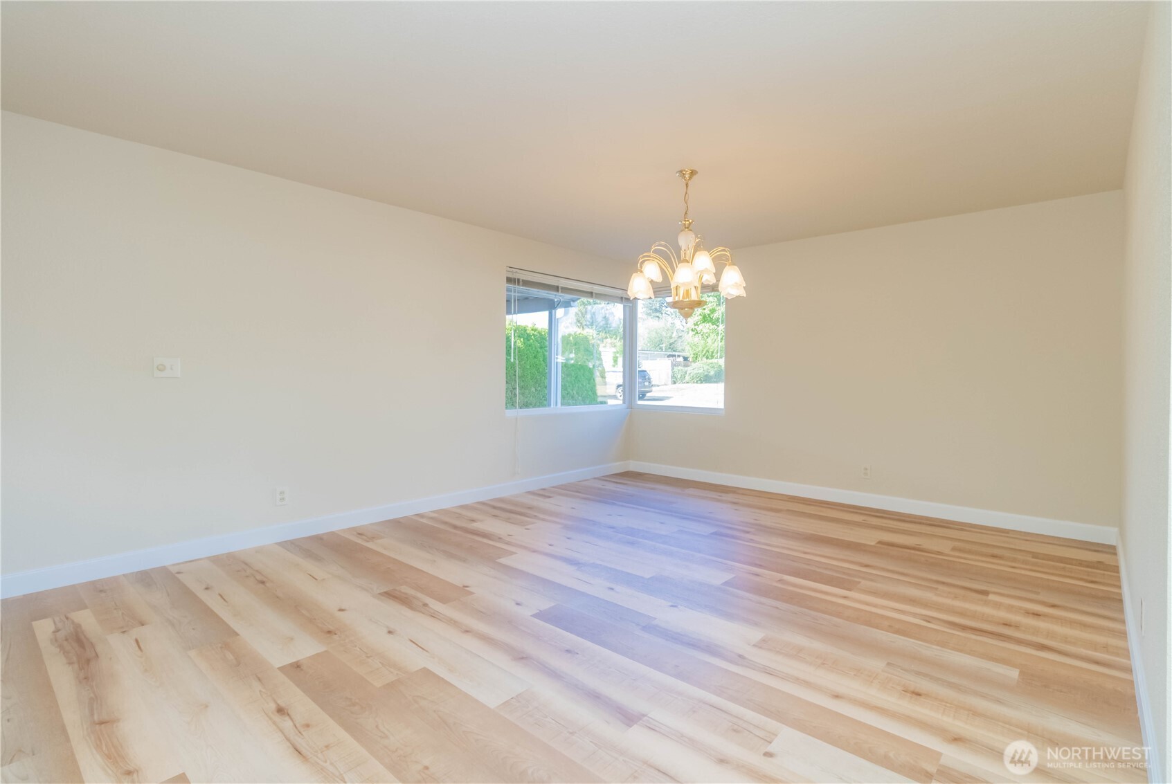 16958 121st Avenue Southeast Renton, WA 98058 - Photo 9 of 34 a view of empty room with window