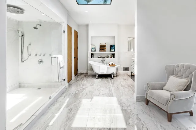 $4,995,000 | 8 Mill Pond Lane, Locust Valley, NY 11560