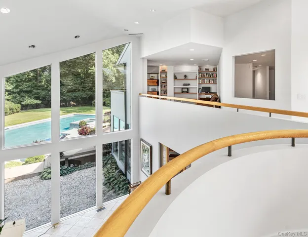 $4,995,000 | 8 Mill Pond Lane, Locust Valley, NY 11560