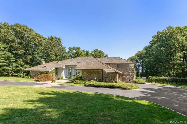 $4,995,000 | 8 Mill Pond Lane, Locust Valley, NY 11560