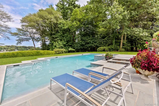 $4,995,000 | 8 Mill Pond Lane, Locust Valley, NY 11560