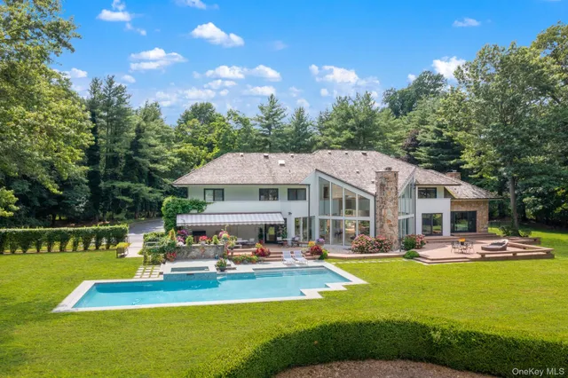 $4,995,000 | 8 Mill Pond Lane, Locust Valley, NY 11560