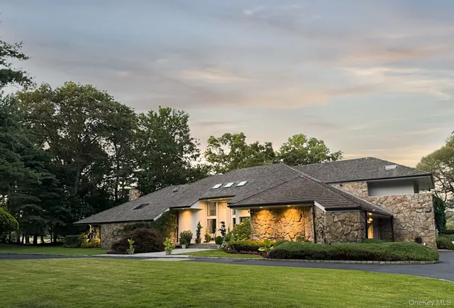 $4,995,000 | 8 Mill Pond Lane, Locust Valley, NY 11560