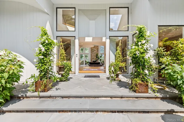 $4,995,000 | 8 Mill Pond Lane, Locust Valley, NY 11560