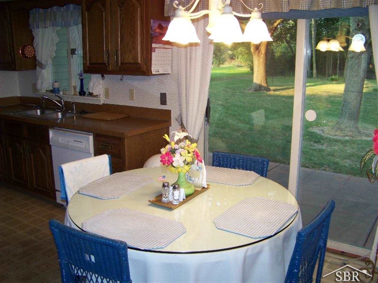 2360 Hemmeter Road Saginaw, MI 48603 - Photo 7 of 17 31227652-6.JPG