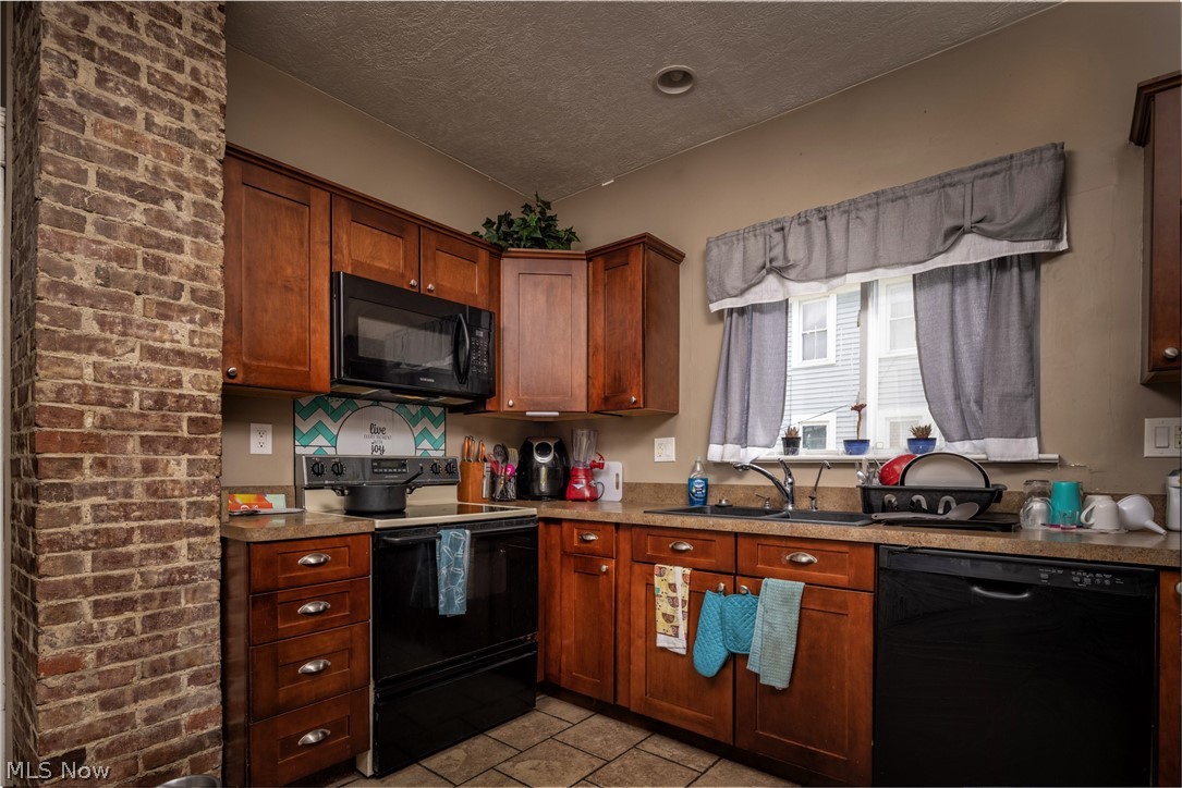 1774 Manchester Road Akron, OH 44314 - Photo 8 of 12