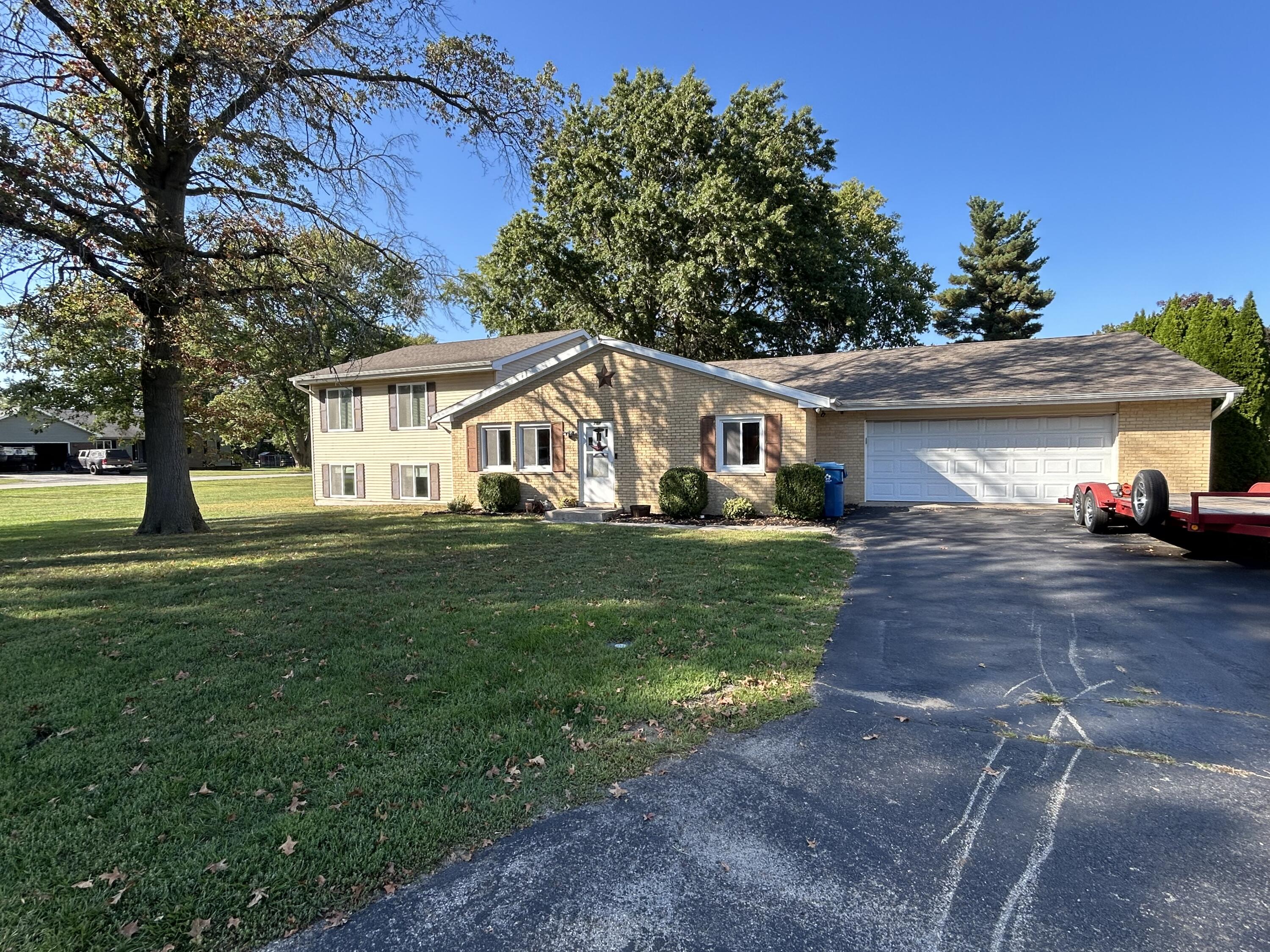 208 Stevenson Street Morocco, IN 47963 - Photo 2 of 25 3000x2250