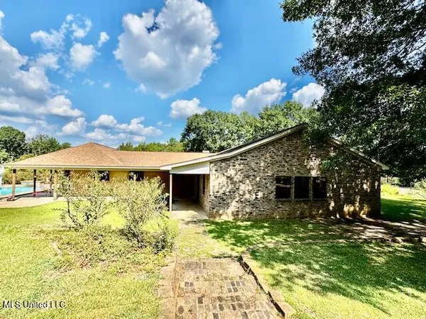 $359,900 | 250 Everett Church Road, Mendenhall, MS 39114