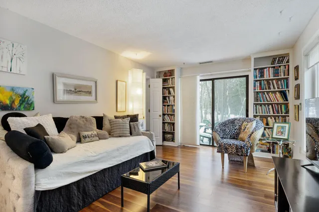 $700,000 | 48 Foreside Common Road, Unit 48, Falmouth, ME 04105