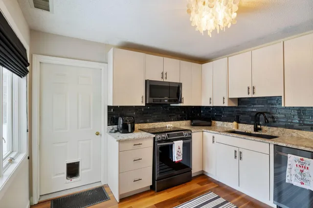 $700,000 | 48 Foreside Common Road, Unit 48, Falmouth, ME 04105