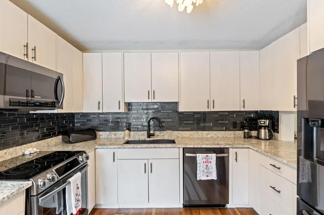 $700,000 | 48 Foreside Common Road, Unit 48, Falmouth, ME 04105