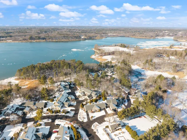 $700,000 | 48 Foreside Common Road, Unit 48, Falmouth, ME 04105