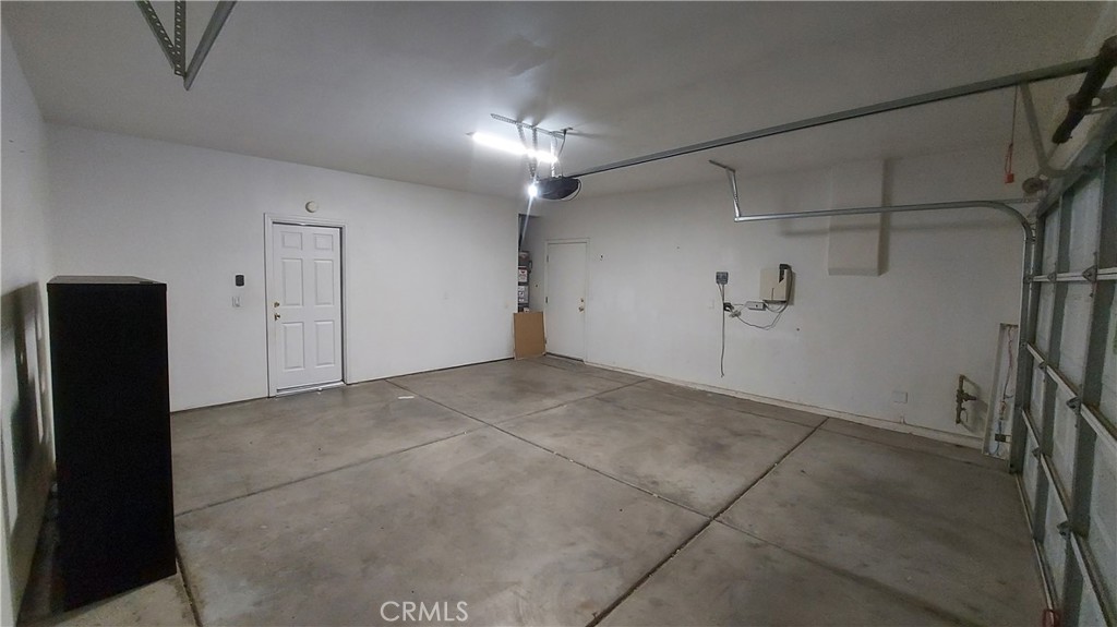 16124 Holly Ridge Court Victorville, CA 92395 - Photo 4 of 24