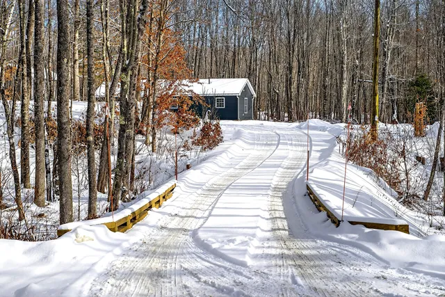 $259,900 | 933 Bean Road, Mount Vernon, ME 04352