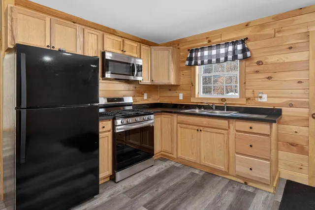 $259,900 | 933 Bean Road, Mount Vernon, ME 04352