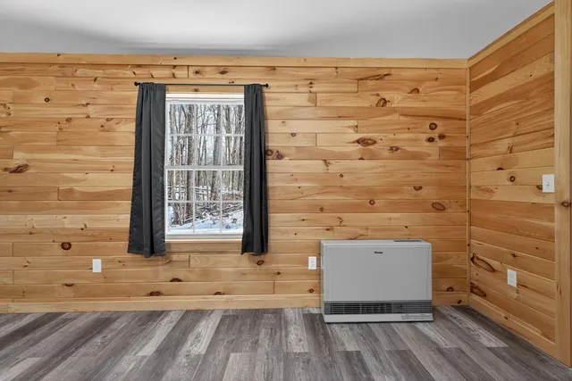 $259,900 | 933 Bean Road, Mount Vernon, ME 04352