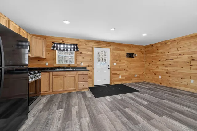 $259,900 | 933 Bean Road, Mount Vernon, ME 04352